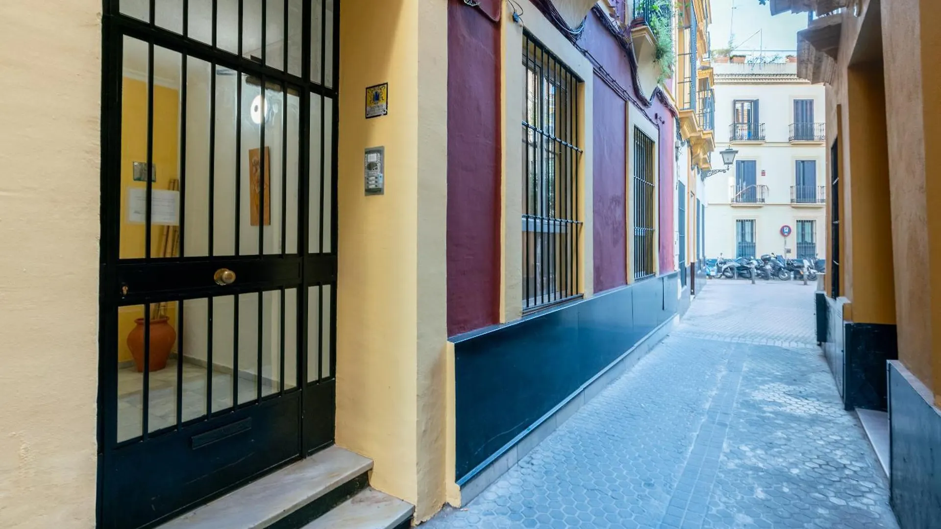 M4 Santa Cruz Catedral Apartment Seville 0*,  Spain