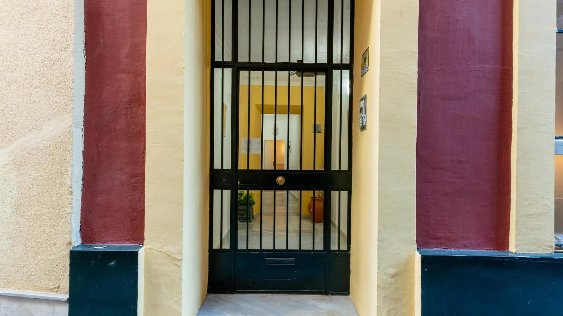 M4 Santa Cruz Catedral Apartment Seville Spain